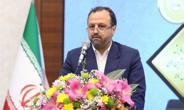 وزیر اقتصاد: مدیران بانکی متخلف برکنار میشوند/ بانکها اجتهاد نکنند + فیلم وزیر اقتصاد: مدیران بانکی متخلف برکنار میشوند/ بانکها اجتهاد نکنند + فیلم