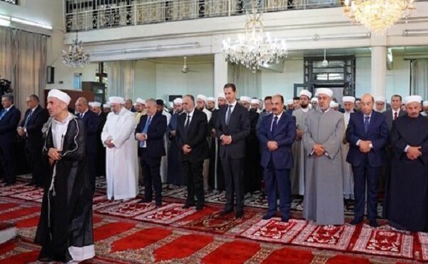 حضور «بشار اسد» در نماز عید قربان در دمشق حضور «بشار اسد» در نماز عید قربان در دمشق