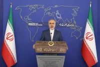 وزارت خارجه: شهروندان از سفر به فرانسه خودداری کنند