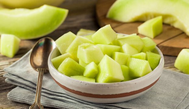 آیا خوردن خربزه با عسل منجر به مرگ میشود؟ آیا خوردن خربزه با عسل منجر به مرگ میشود؟