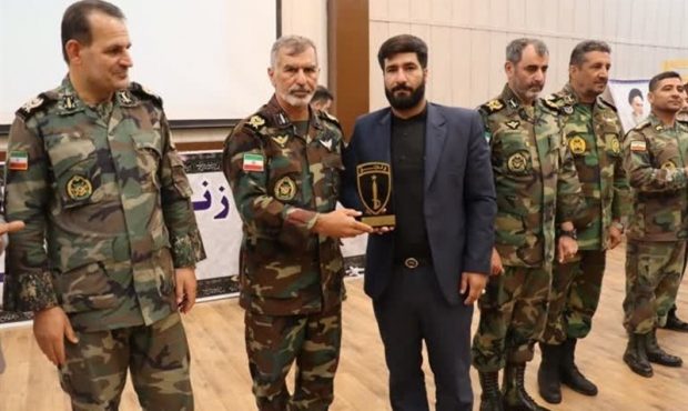 قهرمان مدافع حرم شاهچراغ (ع) تکاور افتخاری شد قهرمان مدافع حرم شاهچراغ (ع) تکاور افتخاری شد