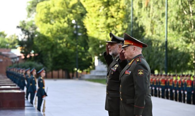 فرمانده نیروی زمینی روسیه: ایران شریک راهبردی ما است فرمانده نیروی زمینی روسیه: ایران شریک راهبردی ما است