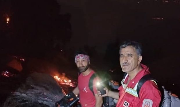 کنترل آتش در کوه نارک گچساران و مصدوم شدن دبیر ستاد بحران کنترل آتش در کوه نارک گچساران و مصدوم شدن دبیر ستاد بحران