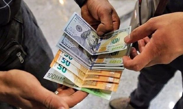 عقبنشینی دلالان از افزایش نرخ دلار عقبنشینی دلالان از افزایش نرخ دلار