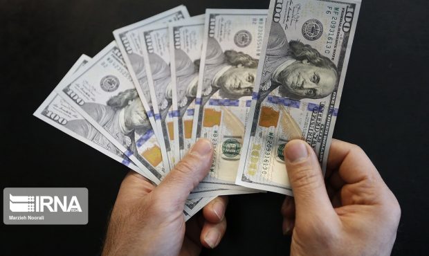 نرخ دلار ثابت و یورو کاهشی شد