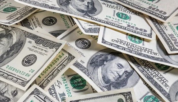 کاهش قیمت دلار و کالاهای اساسی در راه است کاهش قیمت دلار و کالاهای اساسی در راه است