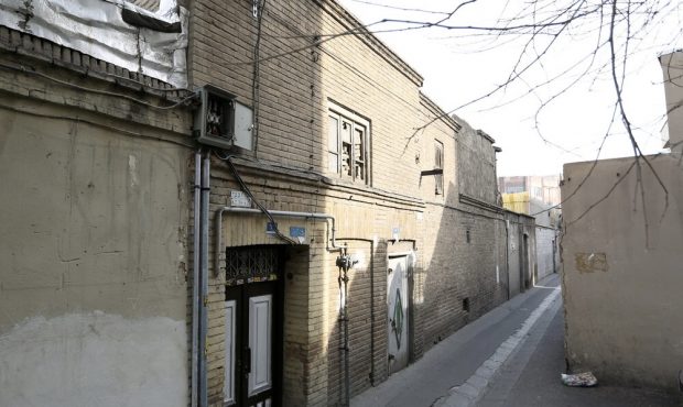 صاحبان خانههای فرسوده، ملک یا زمین جایگزین میگیرند صاحبان خانههای فرسوده، ملک یا زمین جایگزین میگیرند