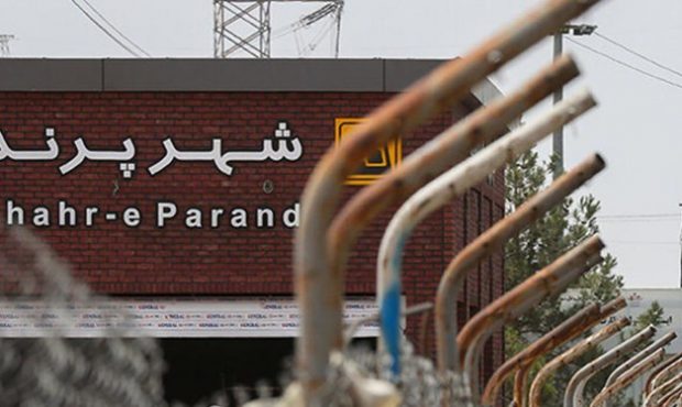 مترو با وجود تمدید سریالی زمان افتتاح، هنوز به پرند نرسیده است مترو با وجود تمدید سریالی زمان افتتاح، هنوز به پرند نرسیده است