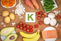 ۷ نشانه مهم کمبود ویتامین K در بدن