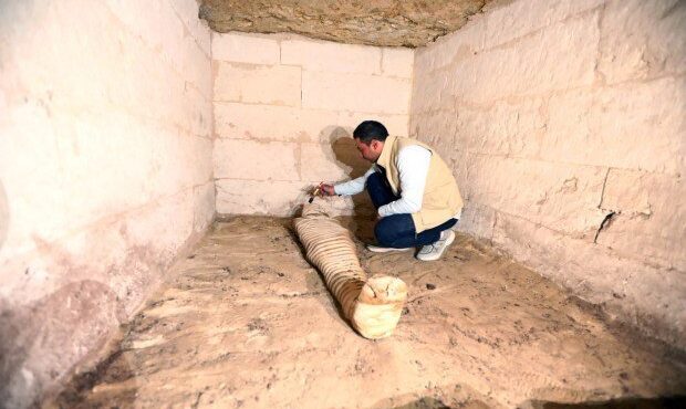 پیدا شدن کتاب مردگان کنار مومیاییهای ۳ هزار ساله/ عکس پیدا شدن کتاب مردگان کنار مومیاییهای ۳ هزار ساله/ عکس