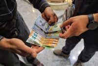 پیش‌بینی جالب یک فعال اقتصادی درباره نرخ ارز/ دلار تا پایان سال ارزان می‌شود یا گران؟