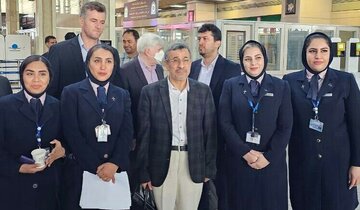 پیشنهاد روزنامه جمهوری اسلامی: وقتی احمدی نژاد برگشت اجازه بدهید با صداوسیما مصاحبه کند و بگوید رفته بود گواتمالا چه کار کند؟ پیشنهاد روزنامه جمهوری اسلامی: وقتی احمدی نژاد برگشت اجازه بدهید با صداوسیما مصاحبه کند و بگوید رفته بود گواتمالا چه کار کند؟
