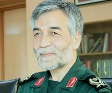 عکسی از سردار سلیمانی در کنار فرمانده ای که دیروز به شهادت رسید عکسی از سردار سلیمانی در کنار فرمانده ای که دیروز به شهادت رسید