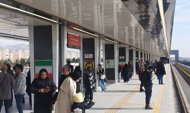 ۸۰۰۰ جابه جایی مسافر در نخستین روز بهره برداری رسمی متروی پرند ۸۰۰۰ جابه جایی مسافر در نخستین روز بهره برداری رسمی متروی پرند