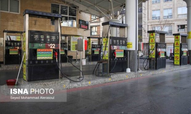 زارع: سال آینده قیمت بنزین تغییر نمیکند زارع: سال آینده قیمت بنزین تغییر نمیکند