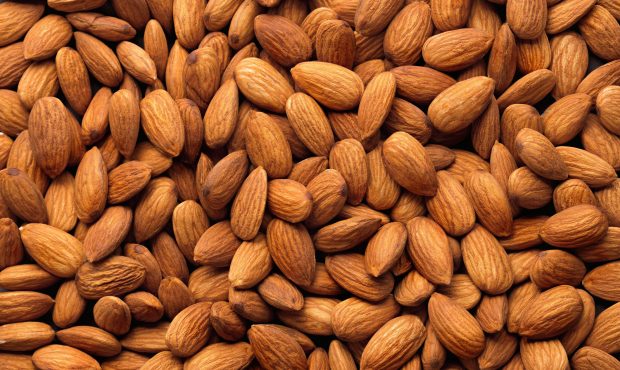 خواص دارویی و شگفت انگیز بادام