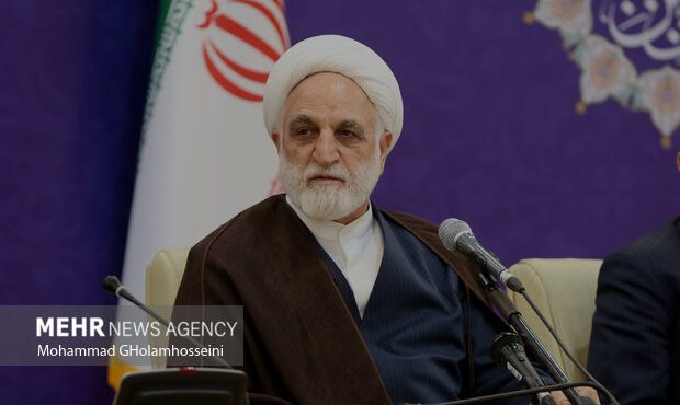 نیامدهایم به یک مقام برسیم و دیگران را تضعیف کنیم نیامدهایم به یک مقام برسیم و دیگران را تضعیف کنیم