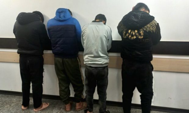 جزییات جدید از حادثه زورگیری در اتوبان صدر از زبان متهمان جزییات جدید از حادثه زورگیری در اتوبان صدر از زبان متهمان