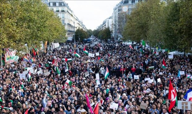 برخورد پلیس فرانسه با شرکتکنندگان در تظاهرات ضدصهیونیستی برخورد پلیس فرانسه با شرکتکنندگان در تظاهرات ضدصهیونیستی