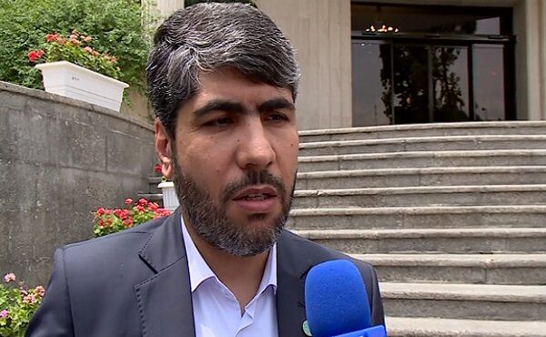 افزایش حقوقها به فروردین ماه میرسد افزایش حقوقها به فروردین ماه میرسد
