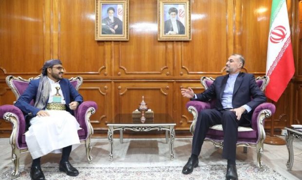 امیر عبداللهیان با سخنگو و رییس هیأت مذاکره کننده یمن دیدار کرد امیر عبداللهیان با سخنگو و رییس هیأت مذاکره کننده یمن دیدار کرد