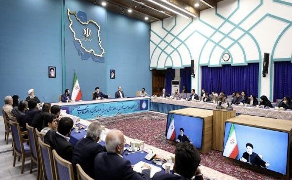 مهلت ۱۰ روزه برای تعیین سازوکارهای عملیاتی مشارکت مردم در تولید مهلت ۱۰ روزه برای تعیین سازوکارهای عملیاتی مشارکت مردم در تولید