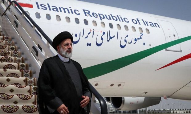 حجت الاسلام رییسی وارد اسلامآباد شد حجت الاسلام رییسی وارد اسلامآباد شد
