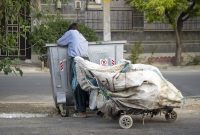 جذب افراد زباله‌گرد و کارتن‌خواب در شهرداری تهران به عنوان پاکبان