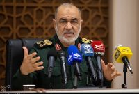سلامی: جمهوری اسلامی بدون واهمه به قلب استکبار حمله می‌کند