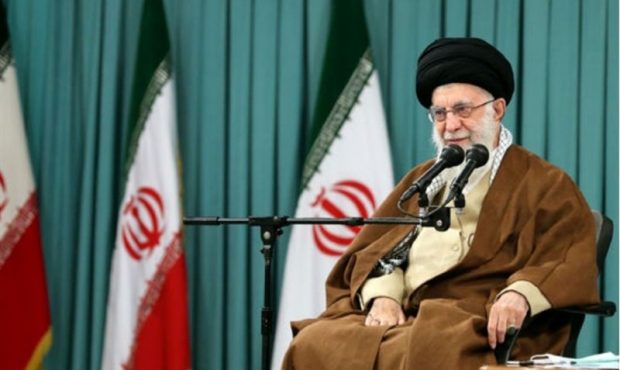 رهبر انقلاب: الگوهای جامعه معلمین به عنوان قهرمان معرفی شوند رهبر انقلاب: الگوهای جامعه معلمین به عنوان قهرمان معرفی شوند