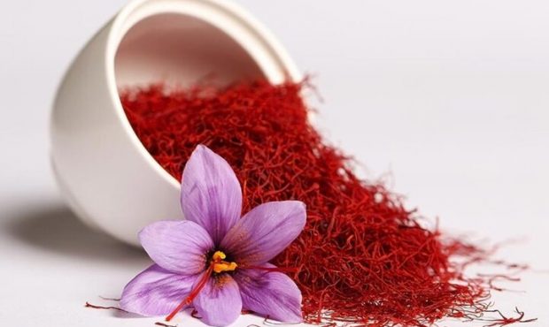عرضه بیش از ۶ هزار کیلو گرم زعفران صادراتی در بورس کالا عرضه بیش از ۶ هزار کیلو گرم زعفران صادراتی در بورس کالا
