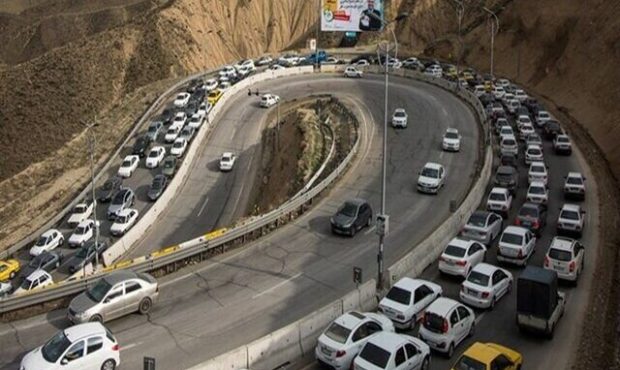 محدودیتهای ترافیکی جادههای شمالی/جاده چالوس یک طرفه میشود محدودیتهای ترافیکی جادههای شمالی/جاده چالوس یک طرفه میشود