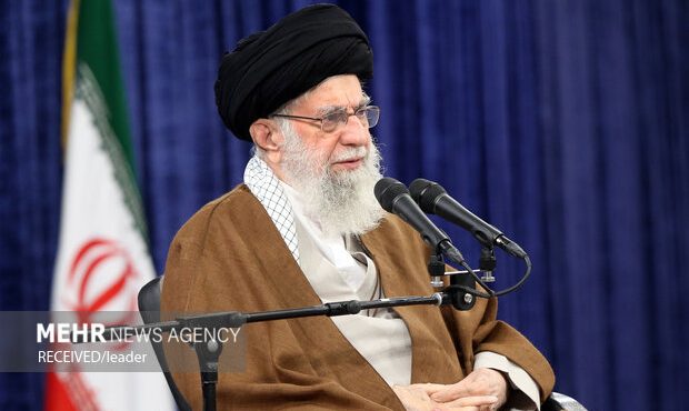 جمعی از قاریان قرآن عازم حج تمتع با رهبر انقلاب دیدار کردند جمعی از قاریان قرآن عازم حج تمتع با رهبر انقلاب دیدار کردند