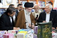 رهبر معظم انقلاب اسلامی از نمایشگاه کتاب بازدید کردند