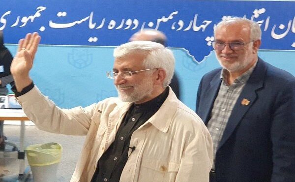 سعید جلیلی» داوطلب نامزدی در انتخابات ریاستجمهوری شد سعید جلیلی» داوطلب نامزدی در انتخابات ریاستجمهوری شد