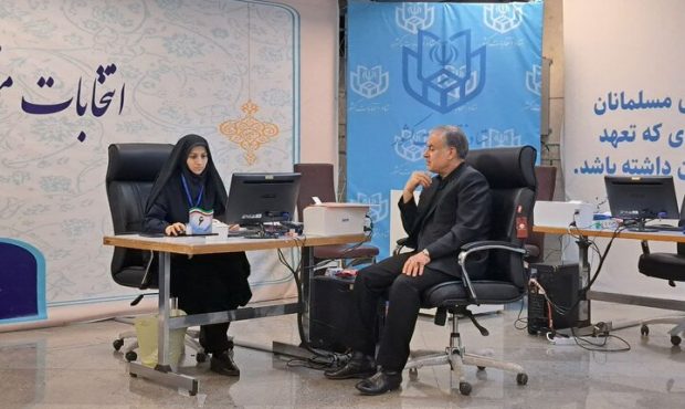 لاریجانی و احمدیبیغش داوطلب انتخابات شدند/ ۷ نفر ثبت نام کردند لاریجانی و احمدیبیغش داوطلب انتخابات شدند/ ۷ نفر ثبت نام کردند