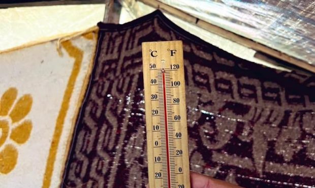 زندگی آوارگان غزه در گرمای ۵۰ درجه چادرها زندگی آوارگان غزه در گرمای ۵۰ درجه چادرها