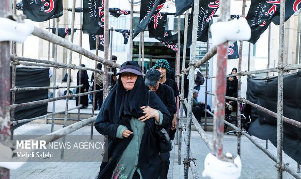 ۱۱۸ هزار نفر از مرز مهران تردد کردند ۱۱۸ هزار نفر از مرز مهران تردد کردند