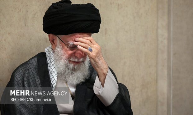 قرائت زیارت اربعین وعزاداری هیئتهای دانشجویی درحسینیه امام خمینی قرائت زیارت اربعین وعزاداری هیئتهای دانشجویی درحسینیه امام خمینی