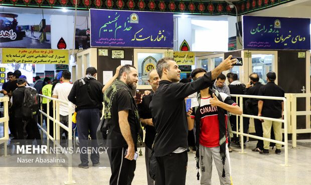 پلیس از تردد افراد بدون مدارک معتبر در مرزها جلوگیری میکند پلیس از تردد افراد بدون مدارک معتبر در مرزها جلوگیری میکند