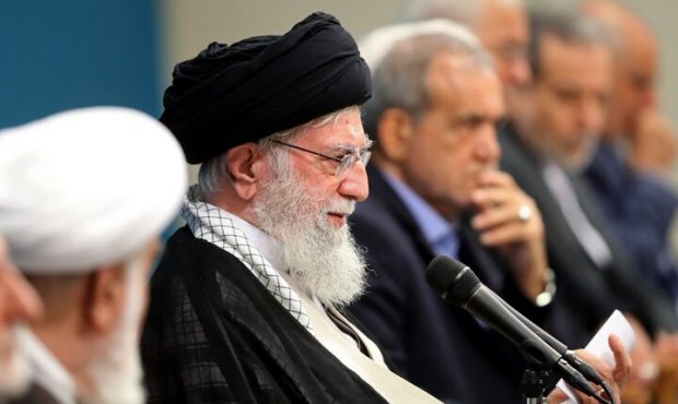 آقای رئیس جمهور برای انتخاب وزیران با من مشورت کردند آقای رئیس جمهور برای انتخاب وزیران با من مشورت کردند