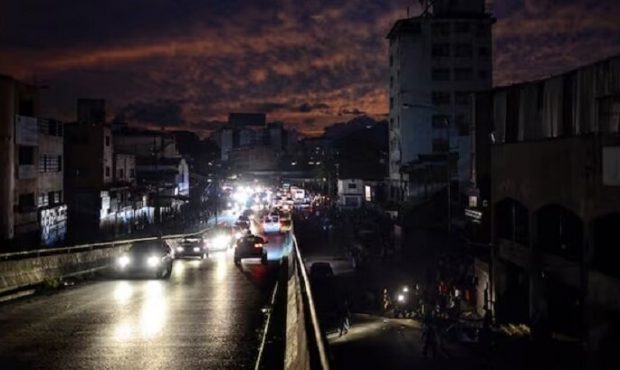 کاراکاس: سیستم انتقال برق در ونزوئلا هدف حمله تروریستی قرار گرفت کاراکاس: سیستم انتقال برق در ونزوئلا هدف حمله تروریستی قرار گرفت