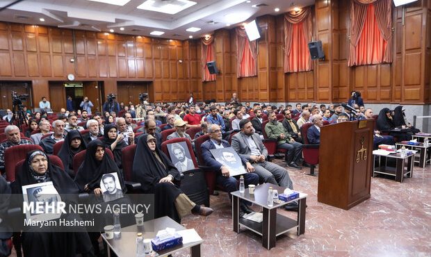 شهادت ۲۰۰ عضو جداشده منافقین در دادگاه شهادت ۲۰۰ عضو جداشده منافقین در دادگاه