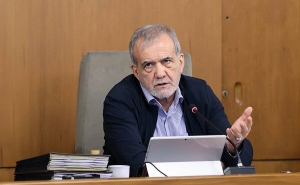 پزشکیان: سیاست خارجی را در چارچوب رویکردهای نظام پیش خواهیم برد پزشکیان: سیاست خارجی را در چارچوب رویکردهای نظام پیش خواهیم برد