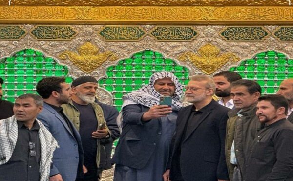 حضور علی لاریجانی در حرم حضرت زینب (س) حضور علی لاریجانی در حرم حضرت زینب (س)