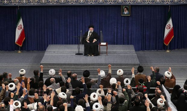 رهبر معظم انقلاب: آمریکایی ها درباره ایران غالبا دچار خطای محاسباتی شدند رهبر معظم انقلاب: آمریکایی ها درباره ایران غالبا دچار خطای محاسباتی شدند
