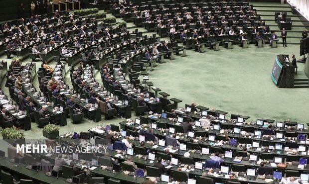 انتخابات شوراها حداکثر در پنج جمعه متوالی برگزار میشود انتخابات شوراها حداکثر در پنج جمعه متوالی برگزار میشود