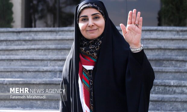 صادق:تعیین نرخ بلیط هواپیما بر عهده دولت نیست اما نظارت بر شرکتهای هواپیمایی انجام میشود صادق:تعیین نرخ بلیط هواپیما بر عهده دولت نیست اما نظارت بر شرکتهای هواپیمایی انجام میشود