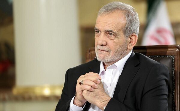 پزشکیان: عالمی که به علمش عمل میکند، گرهگشای مشکلات کشور است پزشکیان: عالمی که به علمش عمل میکند، گرهگشای مشکلات کشور است