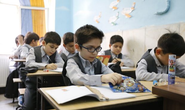 وزیر آموزش و پرورش: مدارس تا پایان سال باز است وزیر آموزش و پرورش: مدارس تا پایان سال باز است